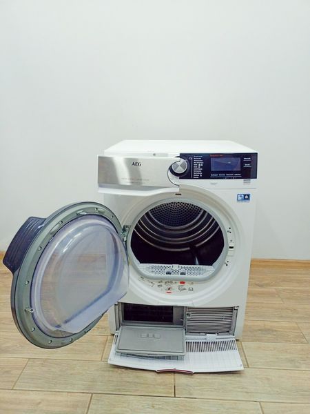 Сушильна машина AEG 8000 Series T8DS86689 700w 8кг sn 80913467 000042767 фото