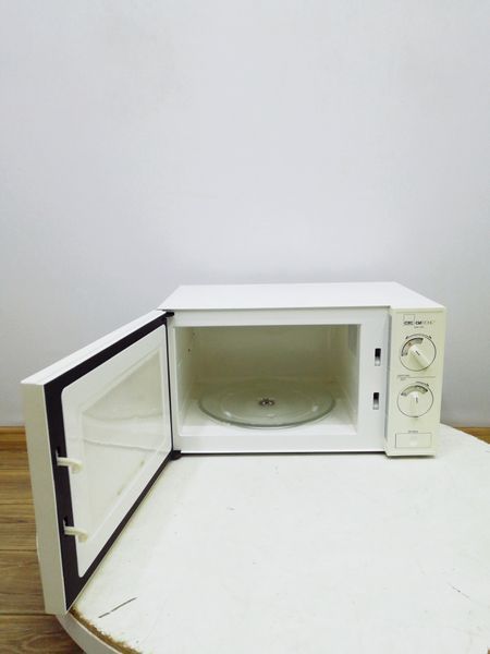 Мікрохвильова піч Clatronic MW 705 1150w sn 21201471 000032227 фото