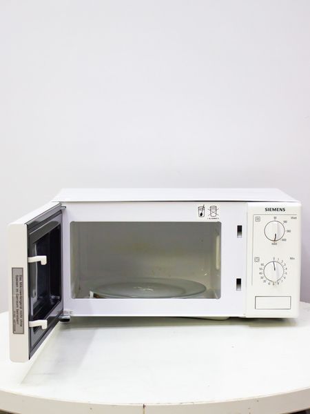 Мікрохвильова піч Siemens HF12020 02 1050w sn 7611 73291 000024733 фото