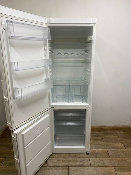 Холодильник двокамерний Electrolux EN3441AOW 215W 245+54л sn 41230028 n 409 000048433 фото