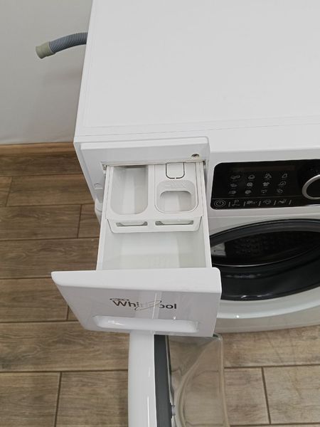 Стиральная машина Whirlpool FSCR80417 1800W 8кг sn 859207420012 000050360 фото