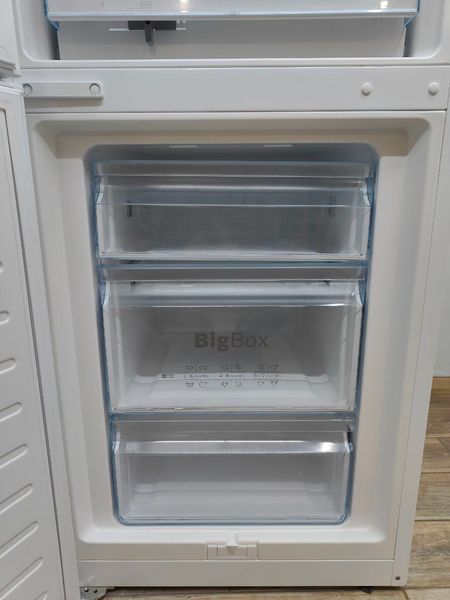 Холодильник двухкамерный Bosch KGV36NW20 90W 215+94л sn 9212100268 n475 000050182 фото