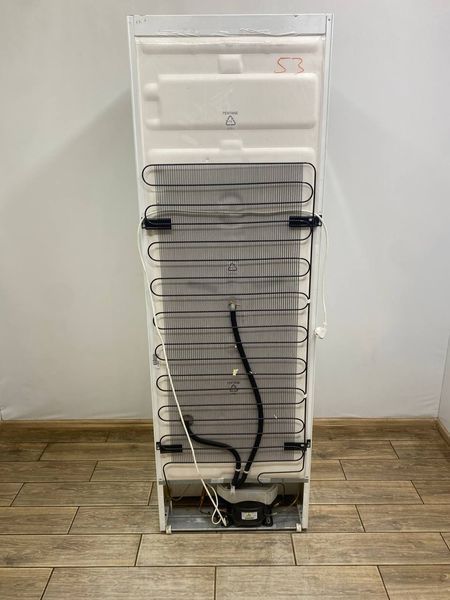 Холодильник двокамерний Electrolux EN3441AOW 215W 245+54л sn 41230028 n 409 000048433 фото