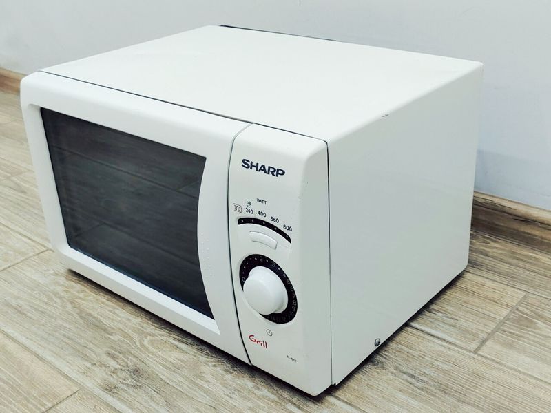 Мікрохвильова піч Sharp R 612 1350w гриль 1000w sn 000356988 000043354 фото