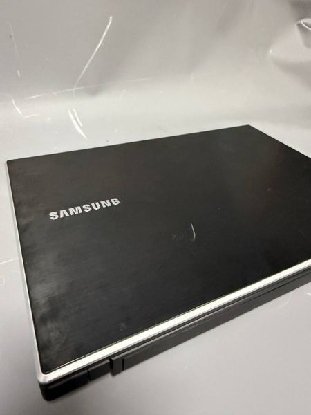Ноутбук Samsung np300v 000047075 фото