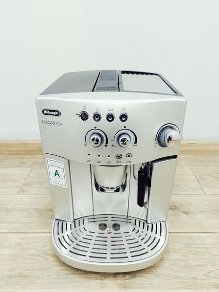 Кавомашина DeLonghi Magnifica ESAM4200 S 1450w sn 32421 000039357 фото