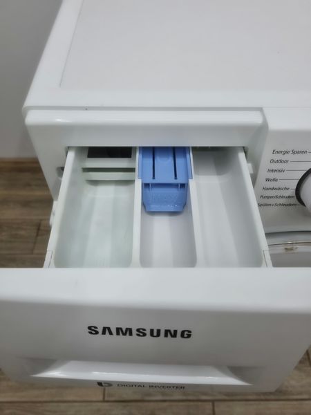 Стиральная машина Samsung WF70F5E5P4W 000040811 фото