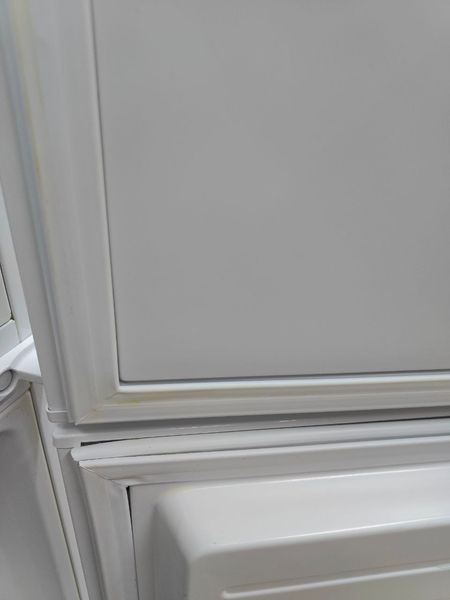 Холодильник двокамерний Bosch KGV36UW20 90W 213+94л sn 9506100961 n480 000050184 фото