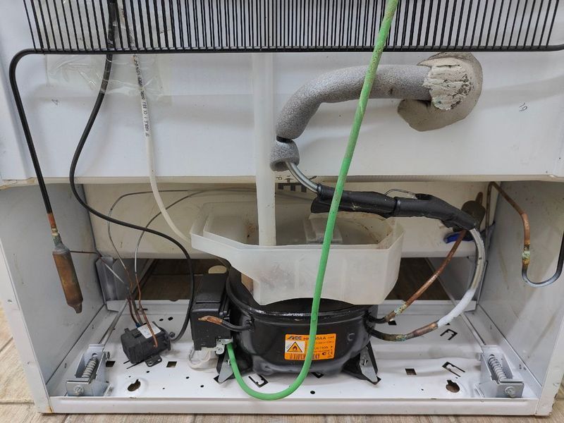Холодильник Electrolux EN3700AHW 110W 229+118л sn 44830006 n645 000053305 фото
