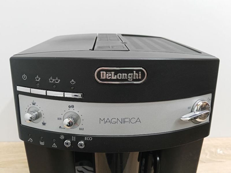 Кавомашина Delonghi Magnifica ESAM3000 BEX 1450W sn 53923 000050993 фото