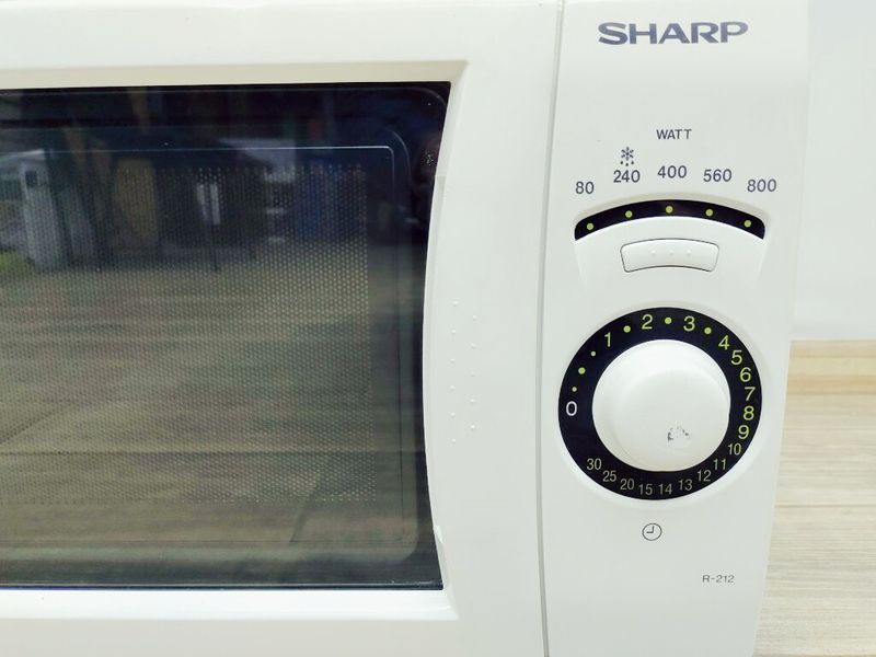 Мікрохвильова піч Sharp R 212 D 1240w sn 990911480 000038740 фото