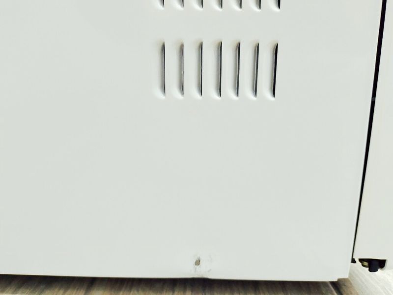 Мікрохвильова піч Continent MW800 1300w sn 0114057 000039110 фото