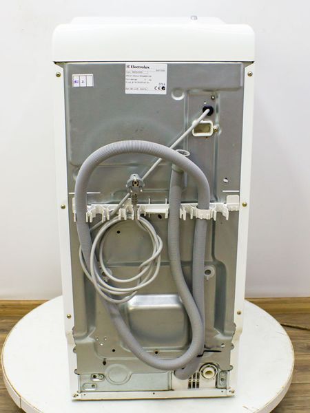 Стиральная машина вертикальная Electrolux EWT1030 000028989 фото