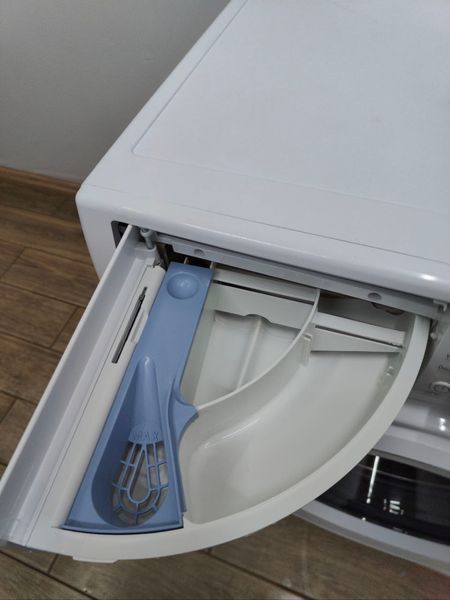 Стиральная машина Bauknecht WBP714 1850W 7кг sn LB2006C 000049843 фото