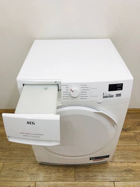 Сушильна машина AEG 7000 Series T7DB40680 700w 8 кг sn 75009026 000045414 фото