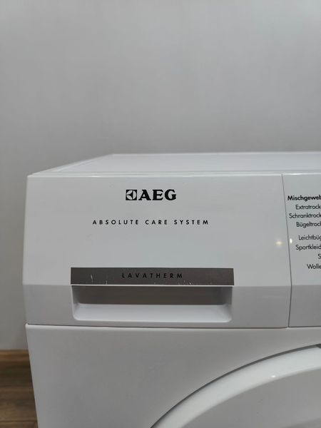 Сушильная машина AEG T6768OIN3 1000W 8кг sn 70828047 000050450 фото