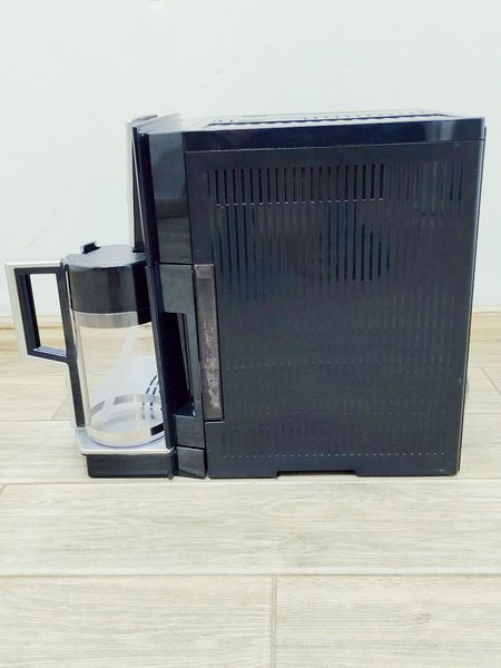Кавоварка DeLonghi Perfecta Cappuccino ESAM5550 B 1350w sn 44922 000037203 фото