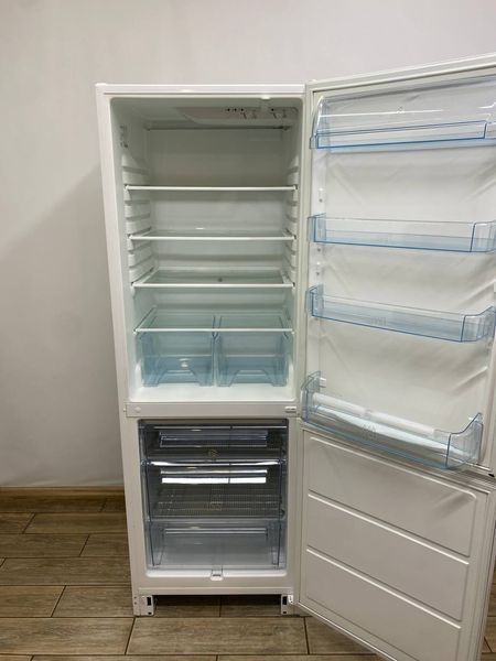 Холодильник двокамерний Electrolux ERB35252W8 150W 224+87л sn 81201813 n 398 000048422 фото