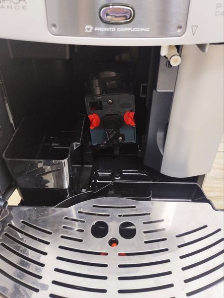 Кавомашина Delonghi Magnifica Pronto cappuccino ESAM3600 S 1350W sn 80226 000047541 фото