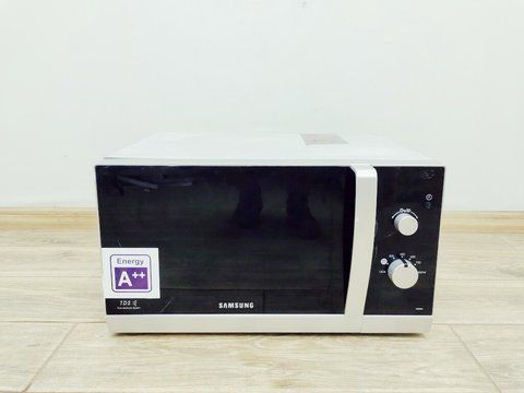 Микроволновая печь Samsung MW82N SX 000037171 фото