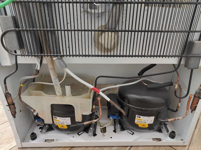 Холодильник двокамерний Electrolux ER8501B 160W 237+82л sn 14202483 n483 000050185 фото