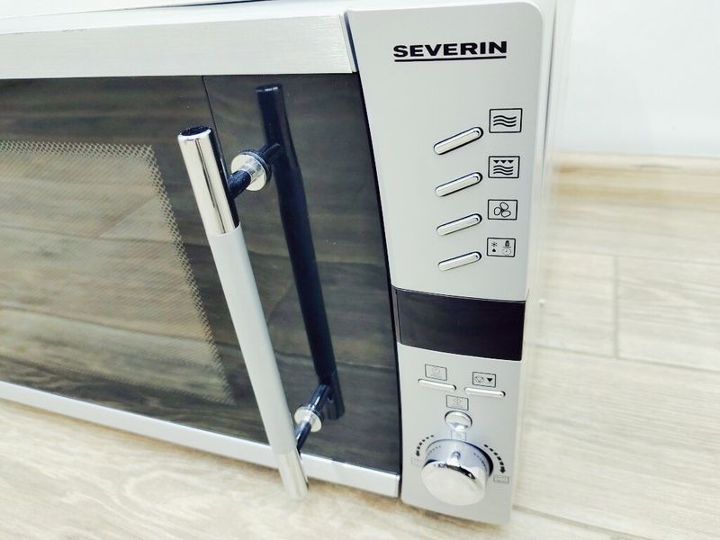 Мікрохвильова піч Severin MW 7804 1300w гриль 1200w sn 07HX 000038743 фото