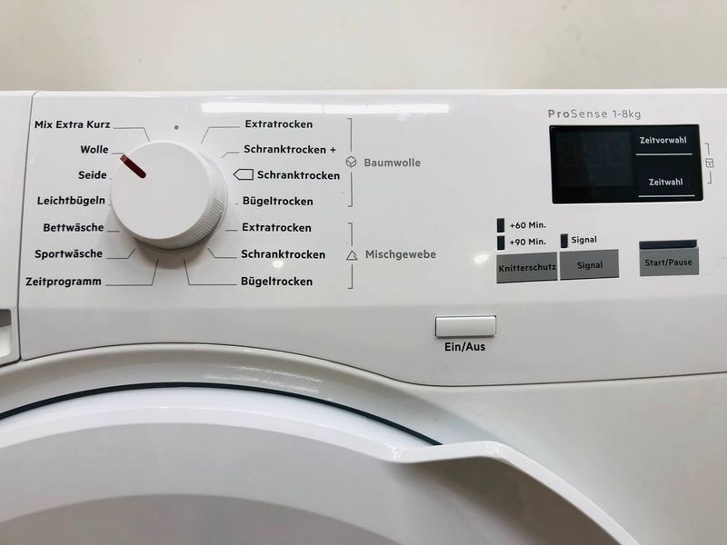 Сушильна машина AEG 7000 Series T7DB40680 700w 8 кг sn 75009026 000045414 фото
