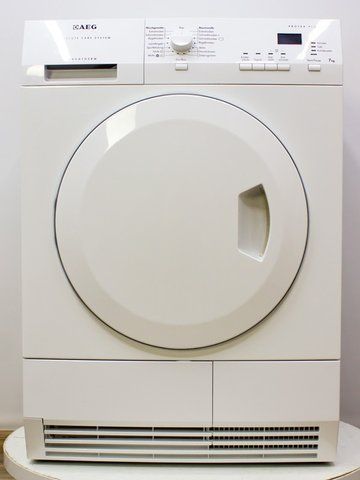 Сушильна машина AEG T65770IH4 900w 7 кг sn 60190605 000029007 фото