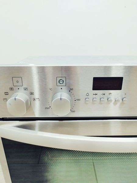 Электродуховка Miele H318B KAT 000039641 фото