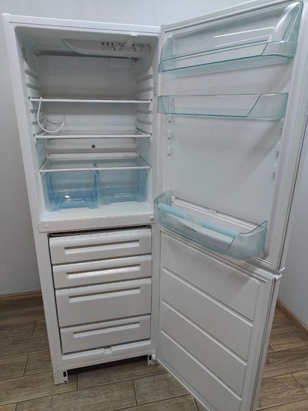 Холодильник двокамерний Electrolux ER8315B 150W 188+118л sn 61909597 n486 000050208 фото