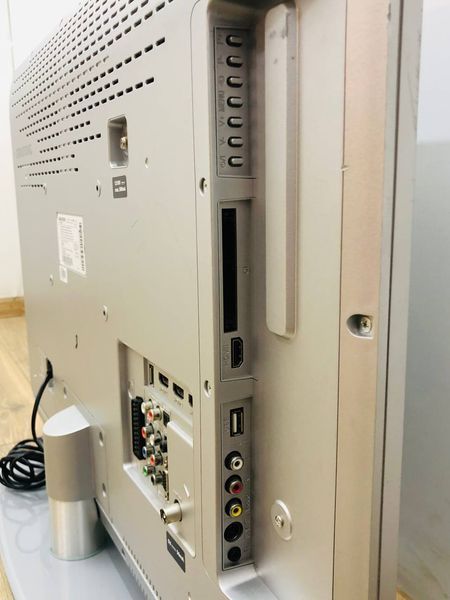 Телевизор 32 Grundig 32VLE804IS LCD HD 000044672 фото
