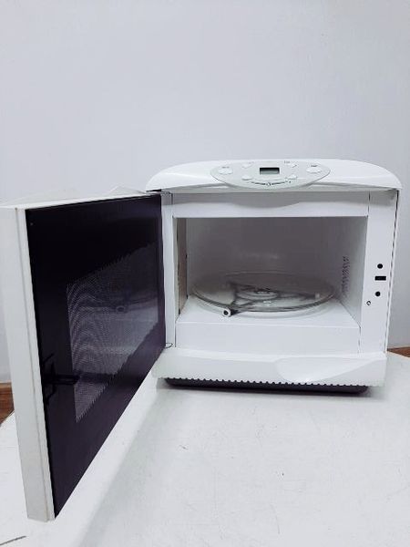 Мікрохвильова піч Whirlpool IL 10WH2 1300w sn 853801099271 000034651 фото