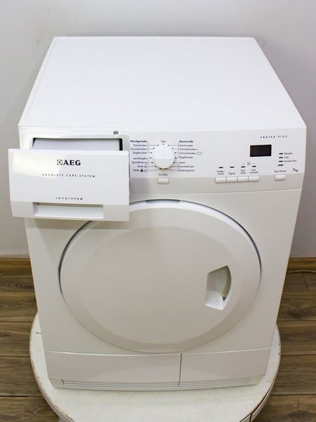 Сушильна машина AEG T65770IH4 900w 7 кг sn 60190605 000029007 фото