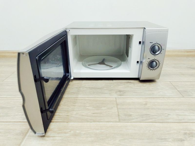Мікрохвильова піч LG MB 392AAS 1200w гриль 1100w sn 102NE01496 000038658 фото