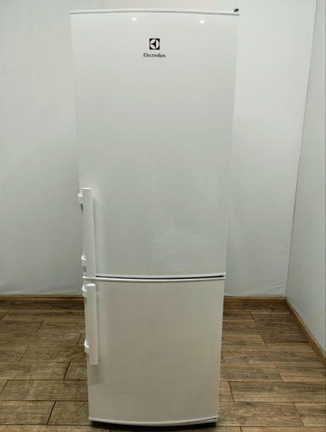 Холодильник двухкамерный Electrolux EN3400AOW 117W 223+92л sn 40250908 n376 000048017 фото