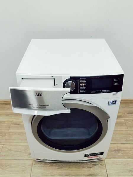 Сушильна машина AEG 8000 Series T8DE86685 700w 8 кг sn 80411766 000042697 фото
