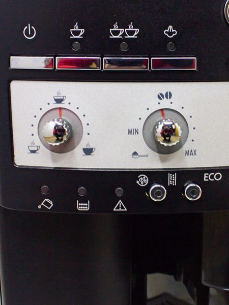 Кавомашина DeLonghi ESAM3000 B 1450w sn 34421 212125DP13110110195 000034604 фото