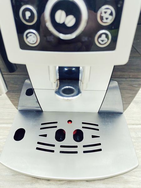 Кавомашина DeLonghi ECAM 23210 B NN1 1450w sn 82526 000031552 фото