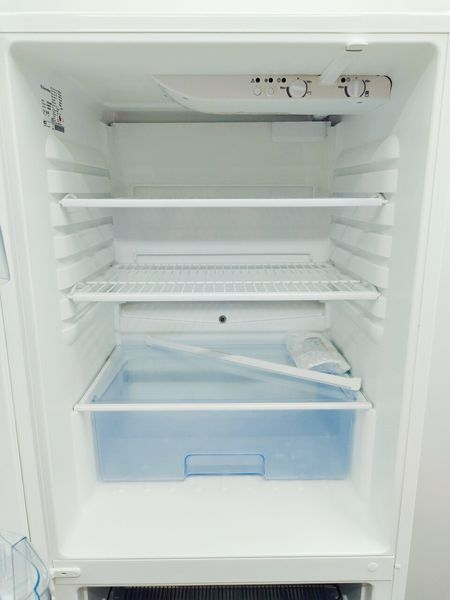 Холодильник двухкамерный Electrolux ERB34250W8 000045151 фото