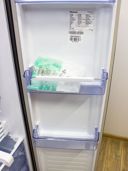 Холодильник SBS Hisense RS670N4BF3 000031272 фото