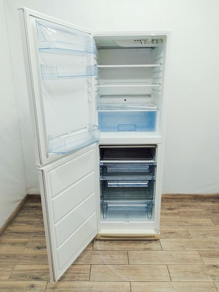 Холодильник двухкамерный Electrolux ERB34250W8 000045151 фото