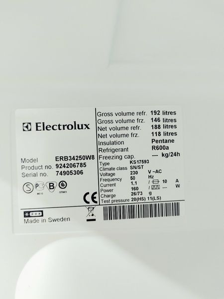Холодильник двухкамерный Electrolux ERB34250W8 000045151 фото