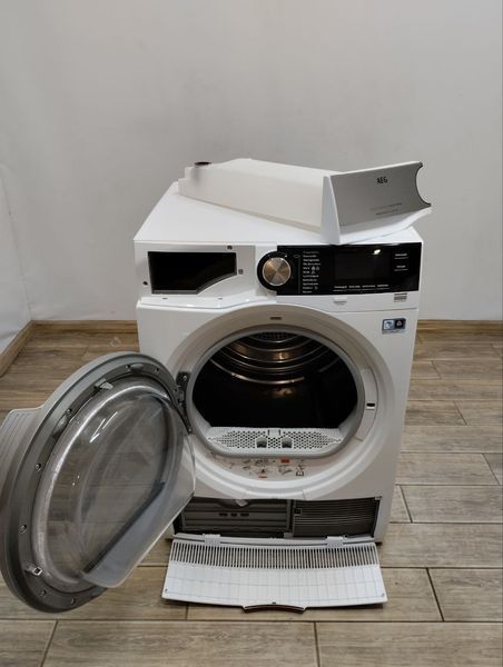 Сушильа машина AEG T8DE86685 8 кг sn 94134438 000046907 фото