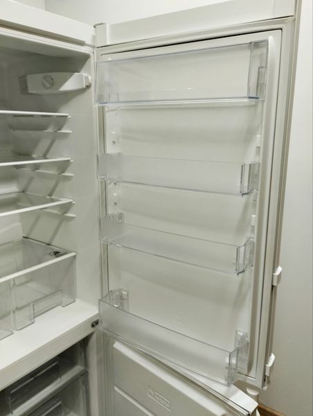 Холодильник двухкамерный Electrolux EN3400AOW 117W 223+92л sn 40250908 n376 000048017 фото