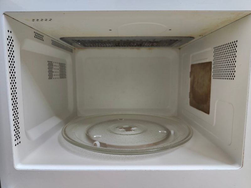Микроволновая печь Medion MD12132 1300W sn 124600113349 000050692 фото
