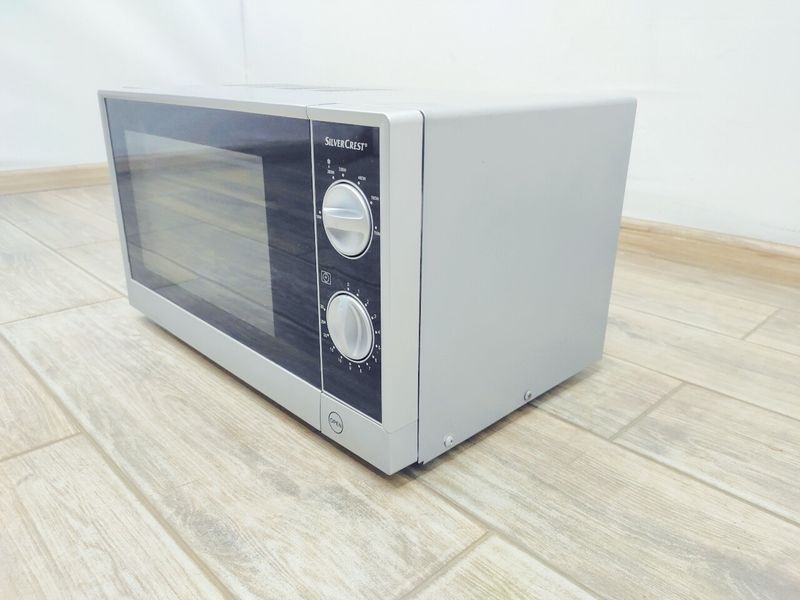 Мікрохвильова піч SilverCrest SMW 700 A1 1200w sn 038347 000039637 фото