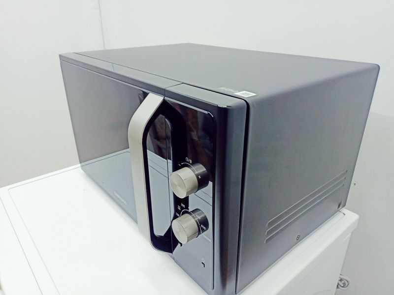 Мікрохвильова піч Samsung MS28F303EAK 1000w 28л sn 0C0L7WTTA00459 Black 000043093 фото