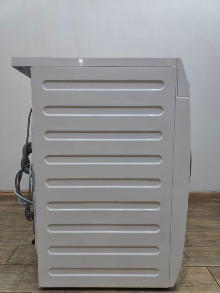 Стиральная машина с сушкой AEG 7000Series Kombi L7WE86605 2200W 6 10 кг sn 84300274 000052357 фото