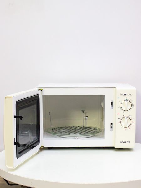 Мікрохвильова піч Clatronic MWG 722 1200w гриль 1000w sn S023031870207 000023486 фото