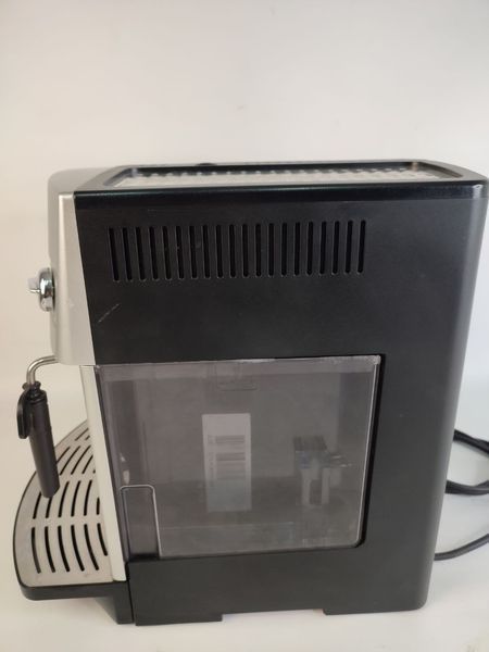 Кавомашина DeLonghi Magnifica ESAM3000 B 1450w sn 44322 212125DP14102413327 000043282 фото